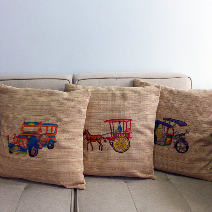 Sasakyan Throw Pillow Covers